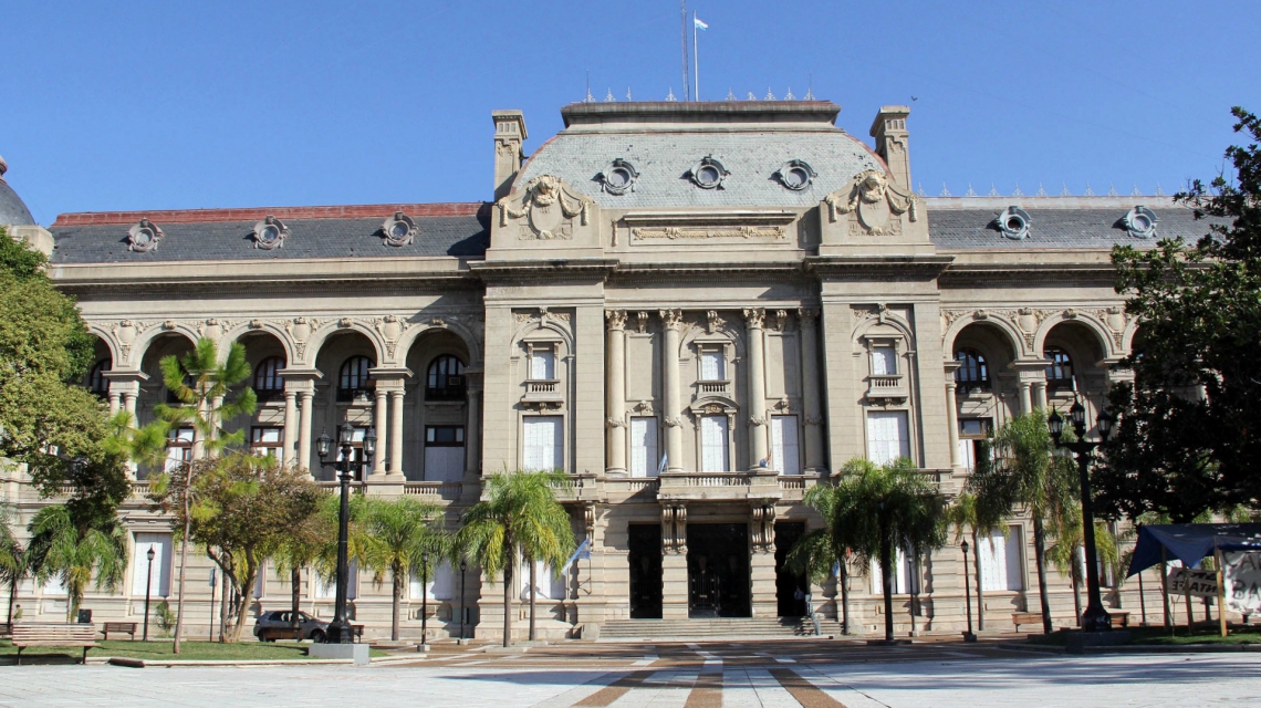 La provincia convoca a la presencialidad a sus empleados vacunados